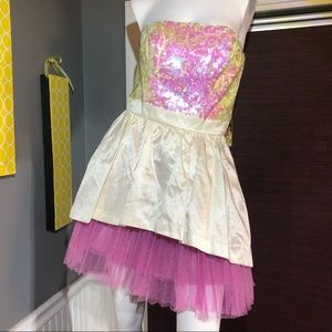 Betsey Johnson- sequin dress- NWT!! Size 2💙